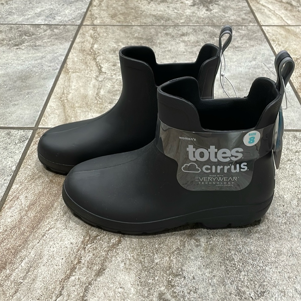 NWT Totes Cirrus Rain Boots Booties Ankle Boots Black Size 8